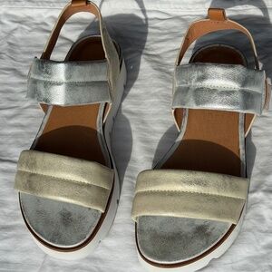 Gentle Souls by Kenneth Cole Silver and gold Wedge sandals, Size 8, NBW